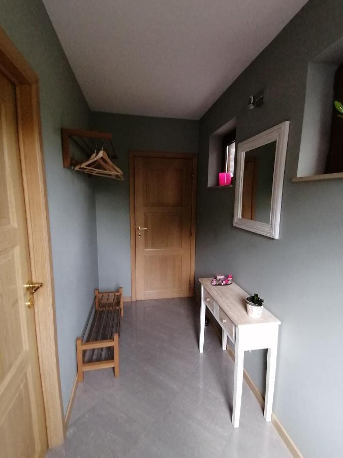 L'Atelier d'Arthur - Gîte chaleureux avec jacuzzi. Tenneville Extérieur photo