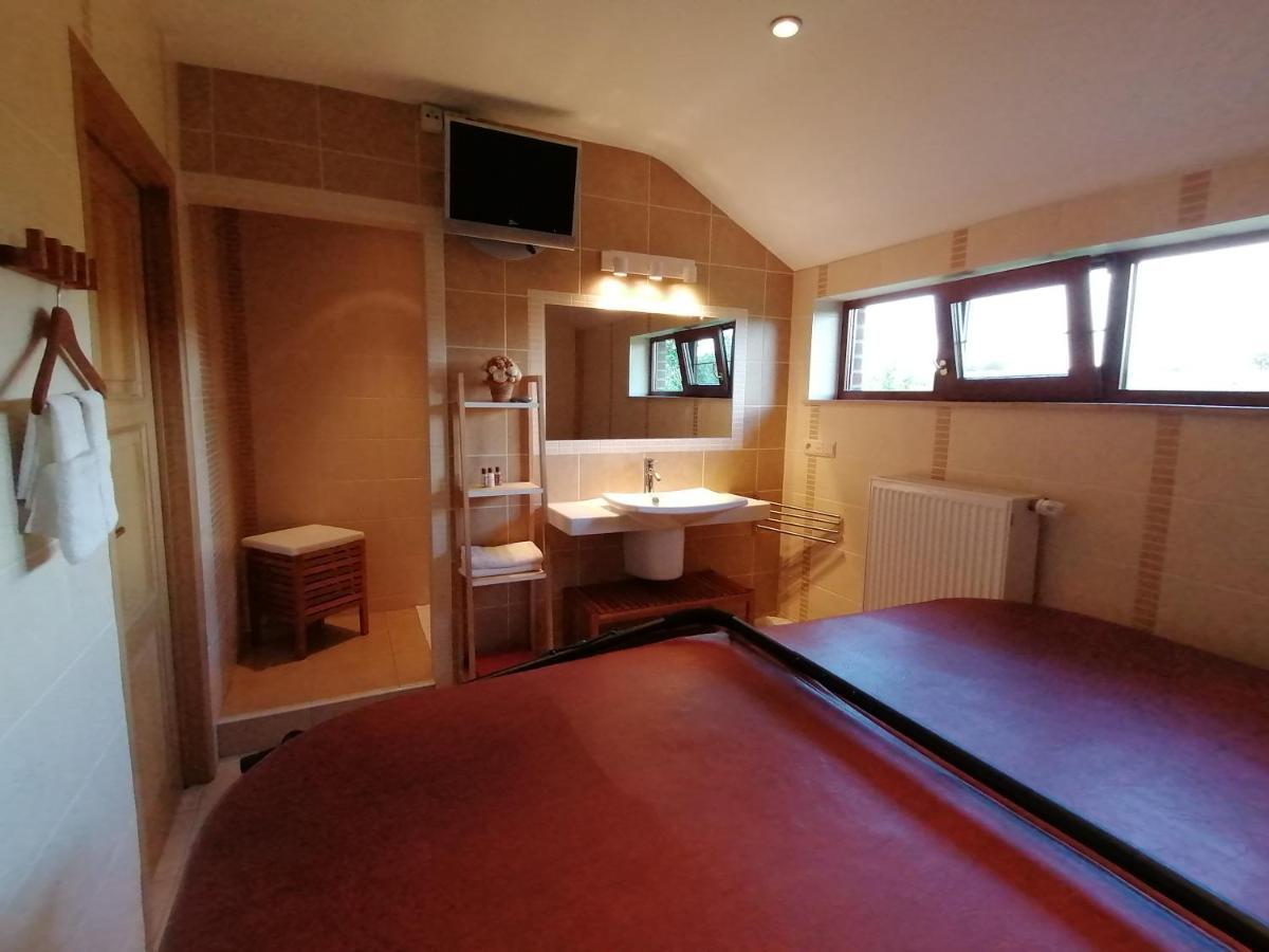 L'Atelier d'Arthur - Gîte chaleureux avec jacuzzi. Tenneville Extérieur photo
